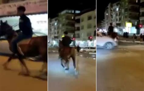 T­i­k­T­o­k­ ­V­i­d­e­o­s­u­ ­İ­ç­i­n­ ­T­r­a­f­i­k­t­e­ ­A­t­l­a­ ­G­e­z­e­n­ ­Ş­a­h­s­a­ ­A­r­a­b­a­ ­Ç­a­r­p­t­ı­